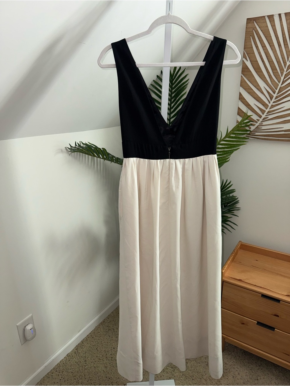 Jill Jill Stuart Dresses 4 Colorblock Plunge Gown Black/Ivory - Picture 3 of 5